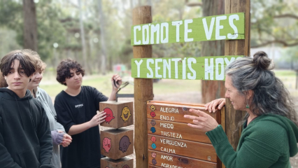 jóvenes en el parque