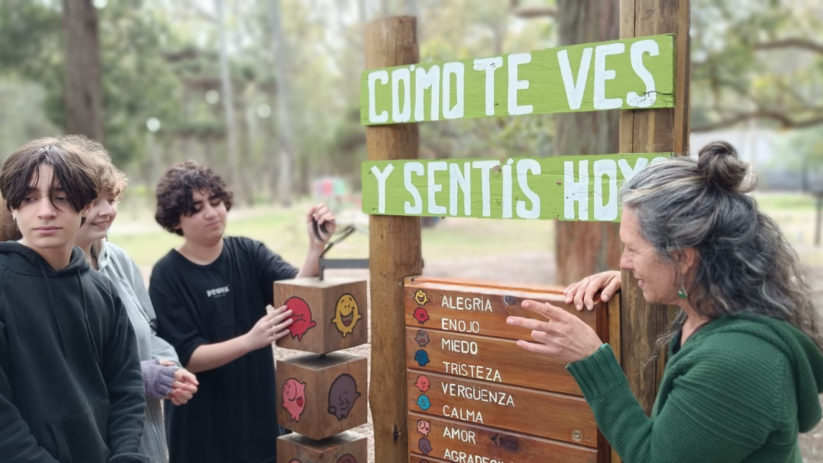 jóvenes en el parque
